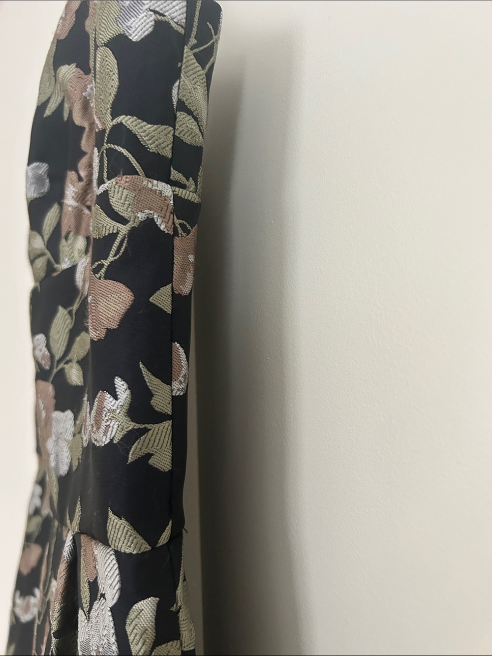 ML Monique Lhuillier Garden Jacquard Gown - Picture 6 of 14